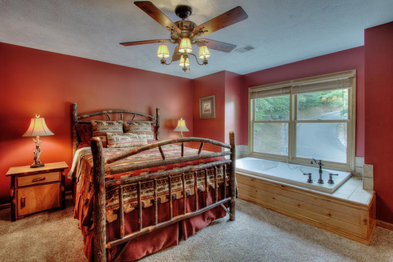 Gorgeous "Country Roads" By Honeybearcabins 4Br 4Ba, Next To Pool, Easy Drive, Main Strip Location! ピジョンフォージ エクステリア 写真