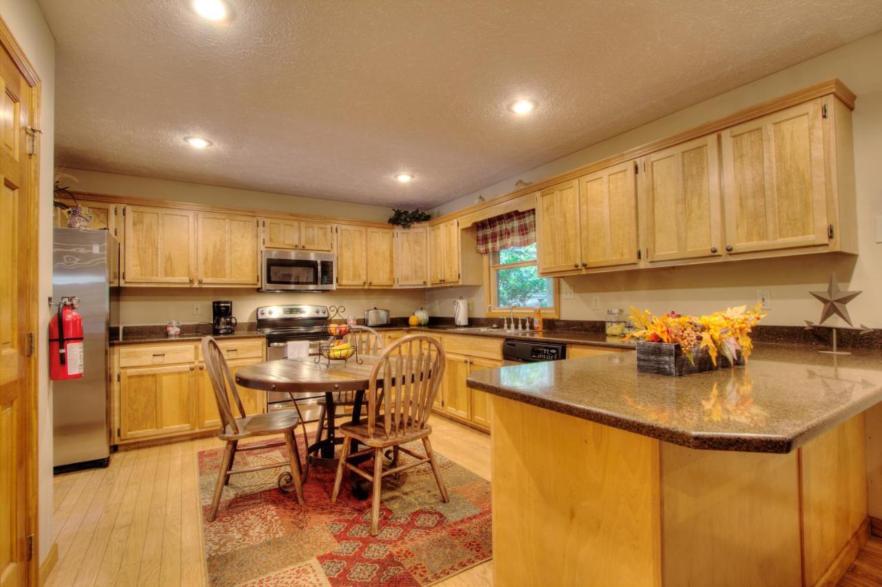 Gorgeous "Country Roads" By Honeybearcabins 4Br 4Ba, Next To Pool, Easy Drive, Main Strip Location! ピジョンフォージ エクステリア 写真