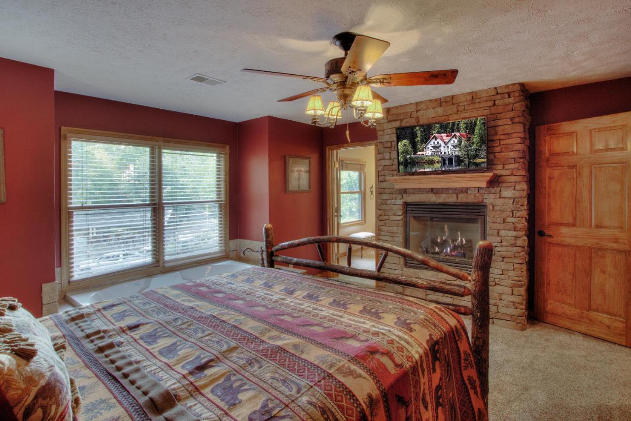 Gorgeous "Country Roads" By Honeybearcabins 4Br 4Ba, Next To Pool, Easy Drive, Main Strip Location! ピジョンフォージ エクステリア 写真