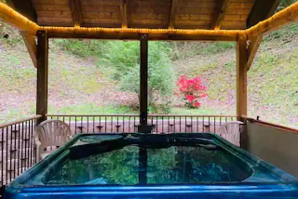 Gorgeous "Country Roads" By Honeybearcabins 4Br 4Ba, Next To Pool, Easy Drive, Main Strip Location! ピジョンフォージ エクステリア 写真